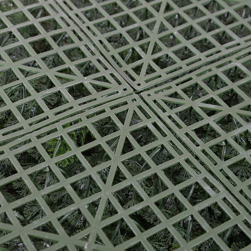 21" Tuxedo Grass Mat - New Growth Designs